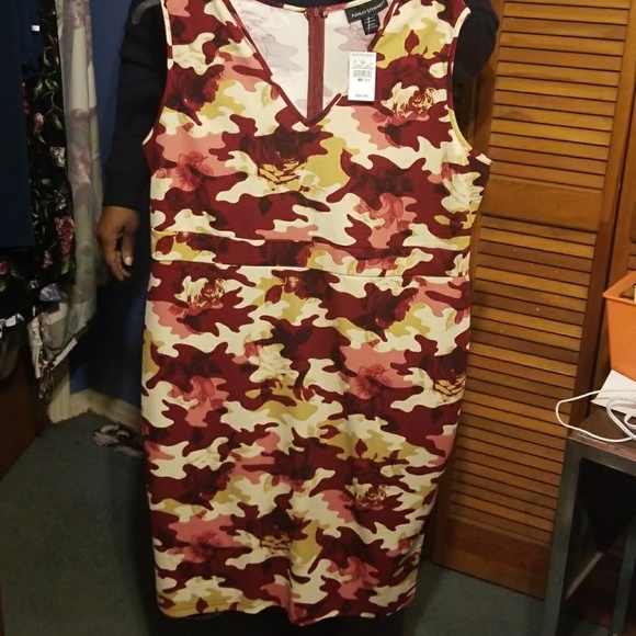 Dress - Picture 1 of 2